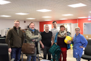 Distributed Design Market Platform. Egill Sveinbjörn Egilsson, Örn Smári Gíslason, Frosti Gíslason, Gísli Matthías Sigmarsson Dagný Bjarnadóttir og Gíslína Dögg Bjarkadóttira í nýjum húsakynnum Fab-Lab í Vestmannaeyjum.