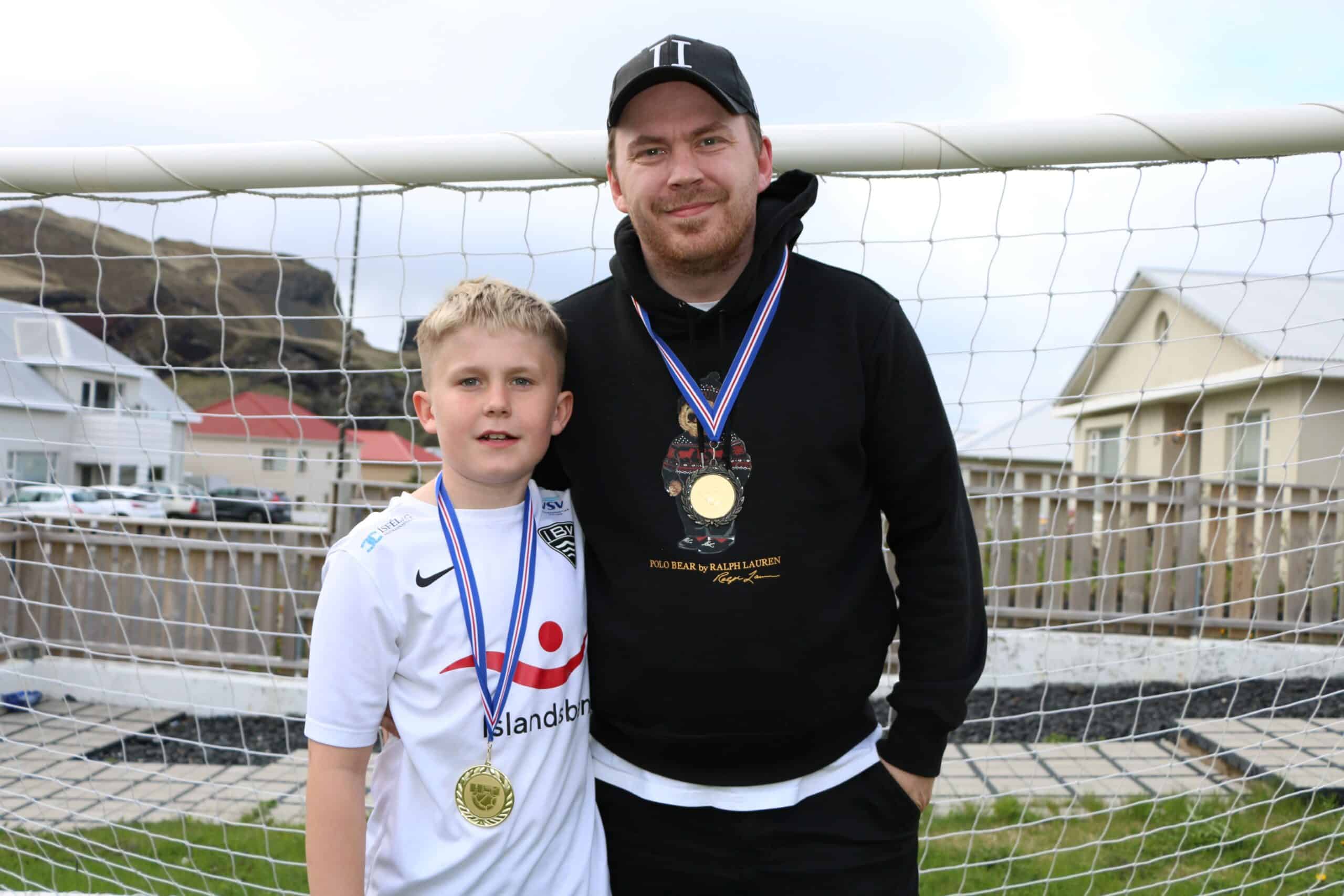 Fetaði í fótspor föður síns - Eyjafréttir